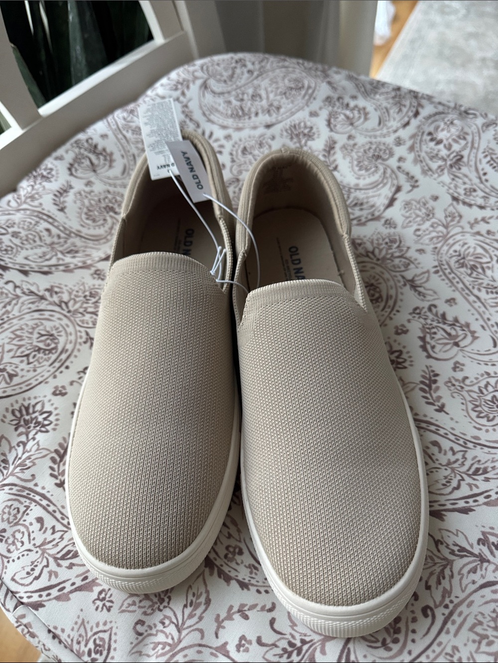 New Old Navy womens Slip On sneaker knit Shoes Light Beige 10